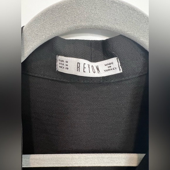 Reyon Women’s Black Long Sleeve Blouse Size Medium - Picture 2 of 9